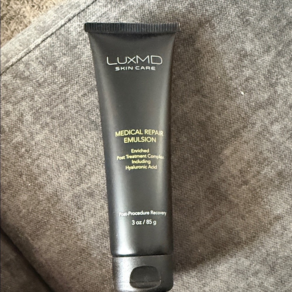 LuxMD Skin Care Medical Repair Emulsion - Black and Gold